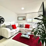 Alojamiento Central En Medellin En Zona Turistica Ba